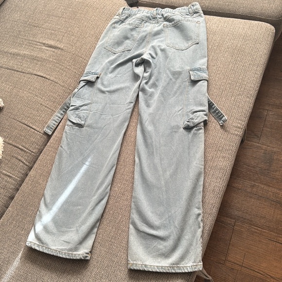 Women’s Cargo Pants - Picture 3 of 5